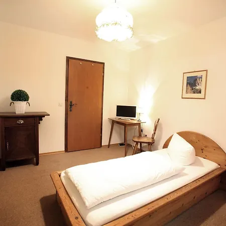 Blaue Gams Guest house 3*